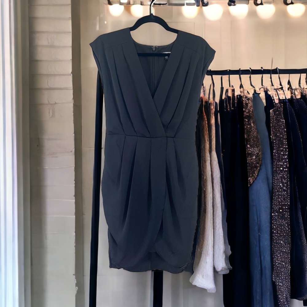 Women's Express Black V Neck Cocktail Dress Size Medium - Picture 5 of 7